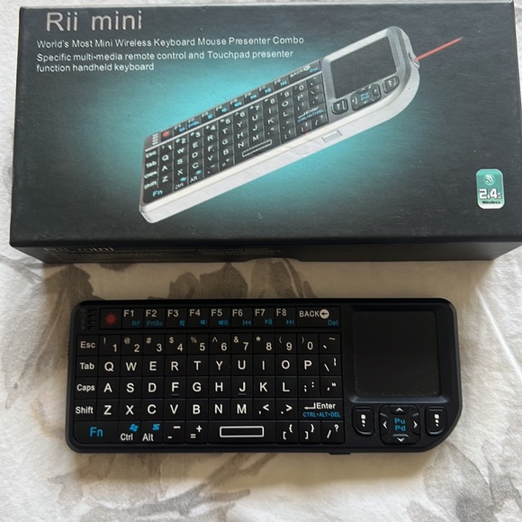 Rii mini - mini wireless keyboard mouse presenter combo with laser pointer 2.4g - Picture 6 of 16